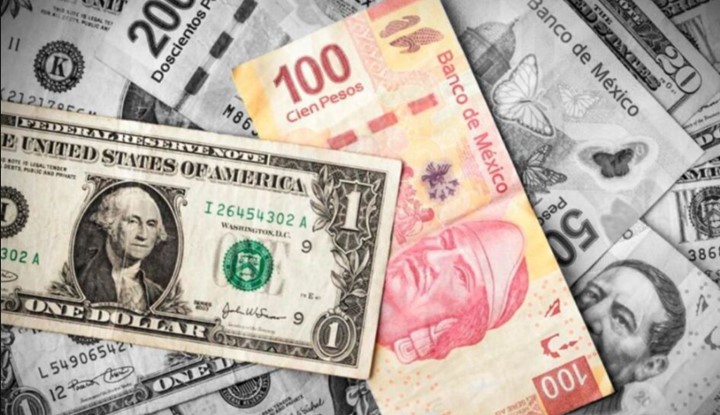El peso mexicano rompe la barrera de los 18 pesos frente al dólar 